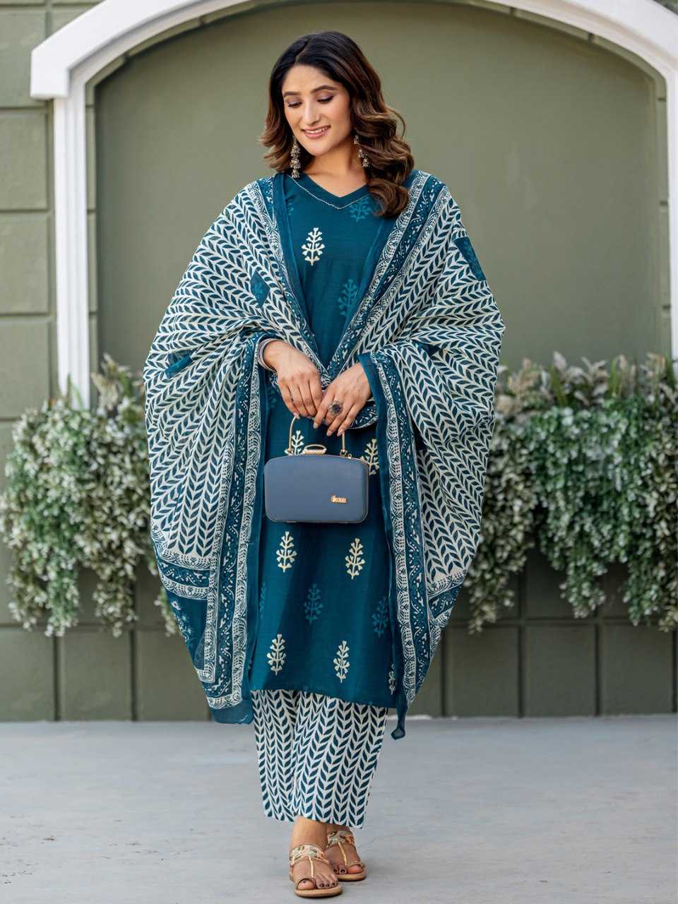 Blue Kurti Set with Cotton Blend Print