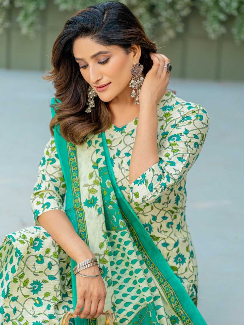 Green Kurti Set with Cotton Blend Print