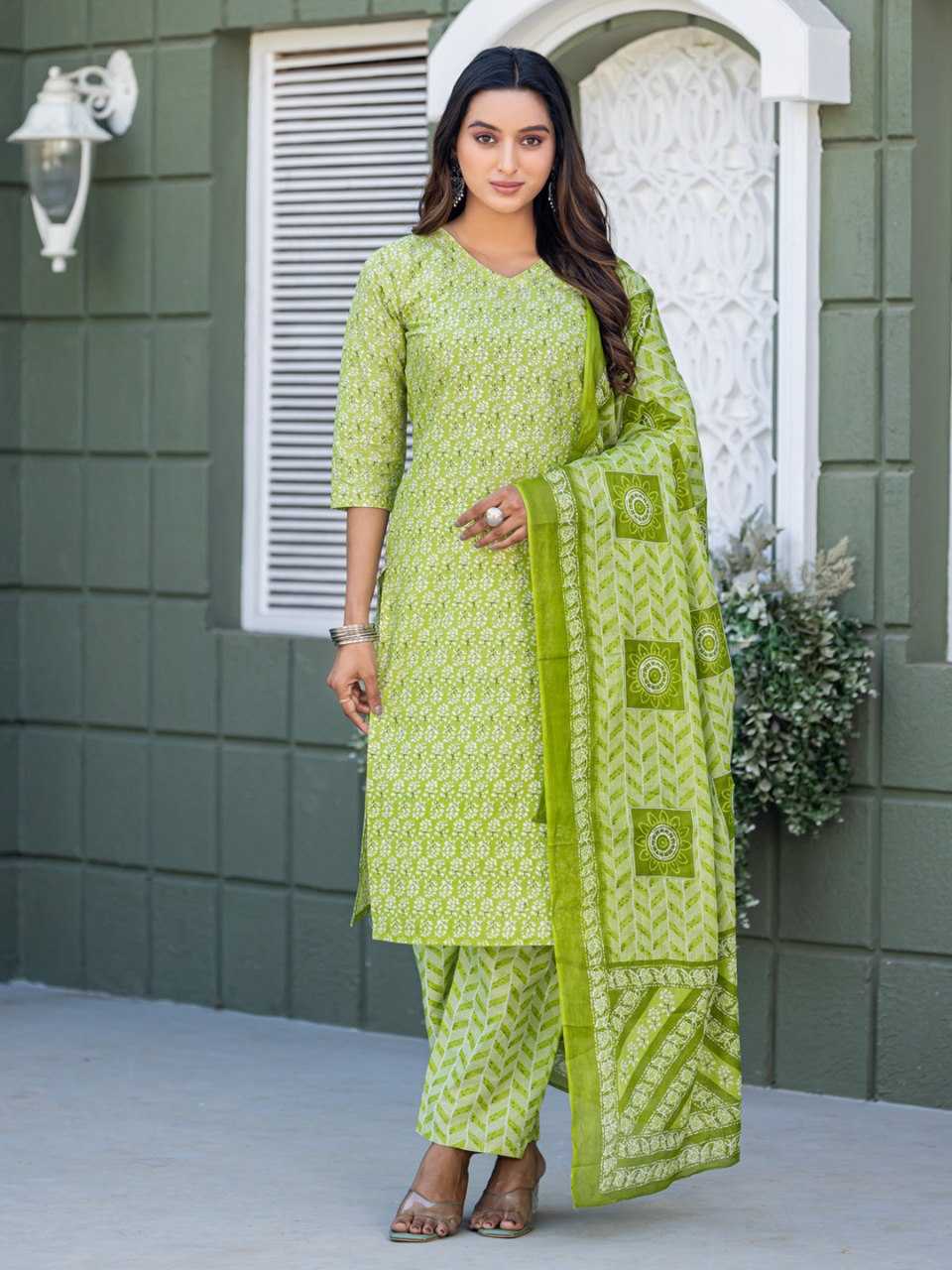 Pista Kurti Set with Cotton Blend Print