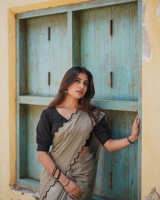 Gadhawal Chex Arca Work Grey Cotton Saree