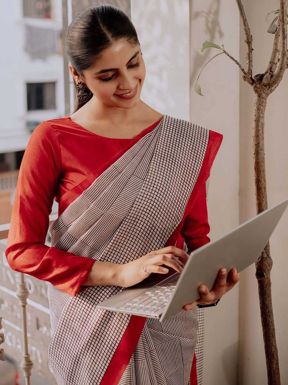 Pure Soft Mul Cotton Striped Red Saree