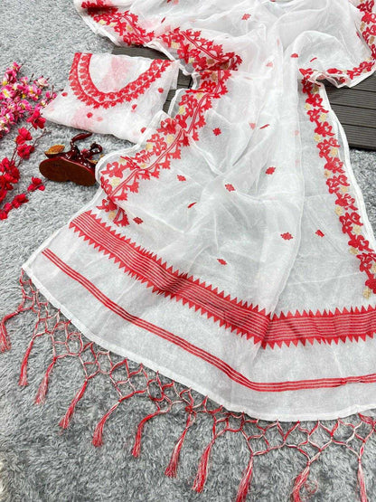 Heavy Soft Organza with Beautiful C -Pallu Embroidery