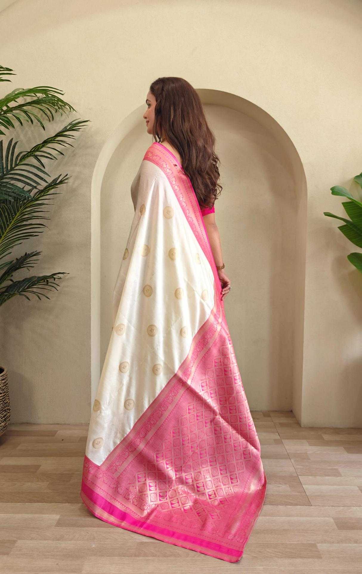 Coin Weaving Design All Over White Saree with Contrast Border and Pallu